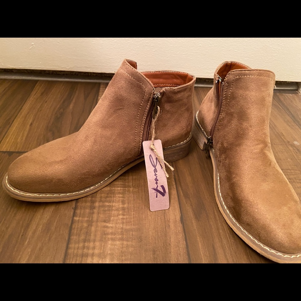 Brown suede ankle booties NWT